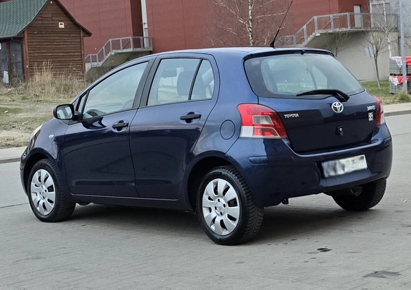 Toyota Yaris cena 21900 przebieg: 180000, rok produkcji 2010 z Bełchatów małe 211